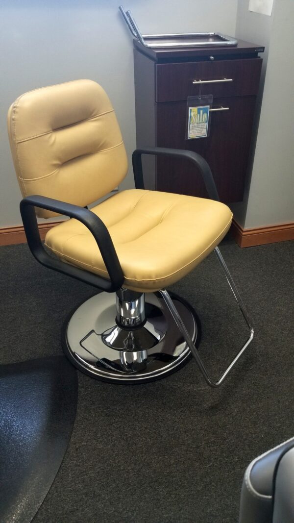 Takara Belmont Planet Styling Chair Showroom Model