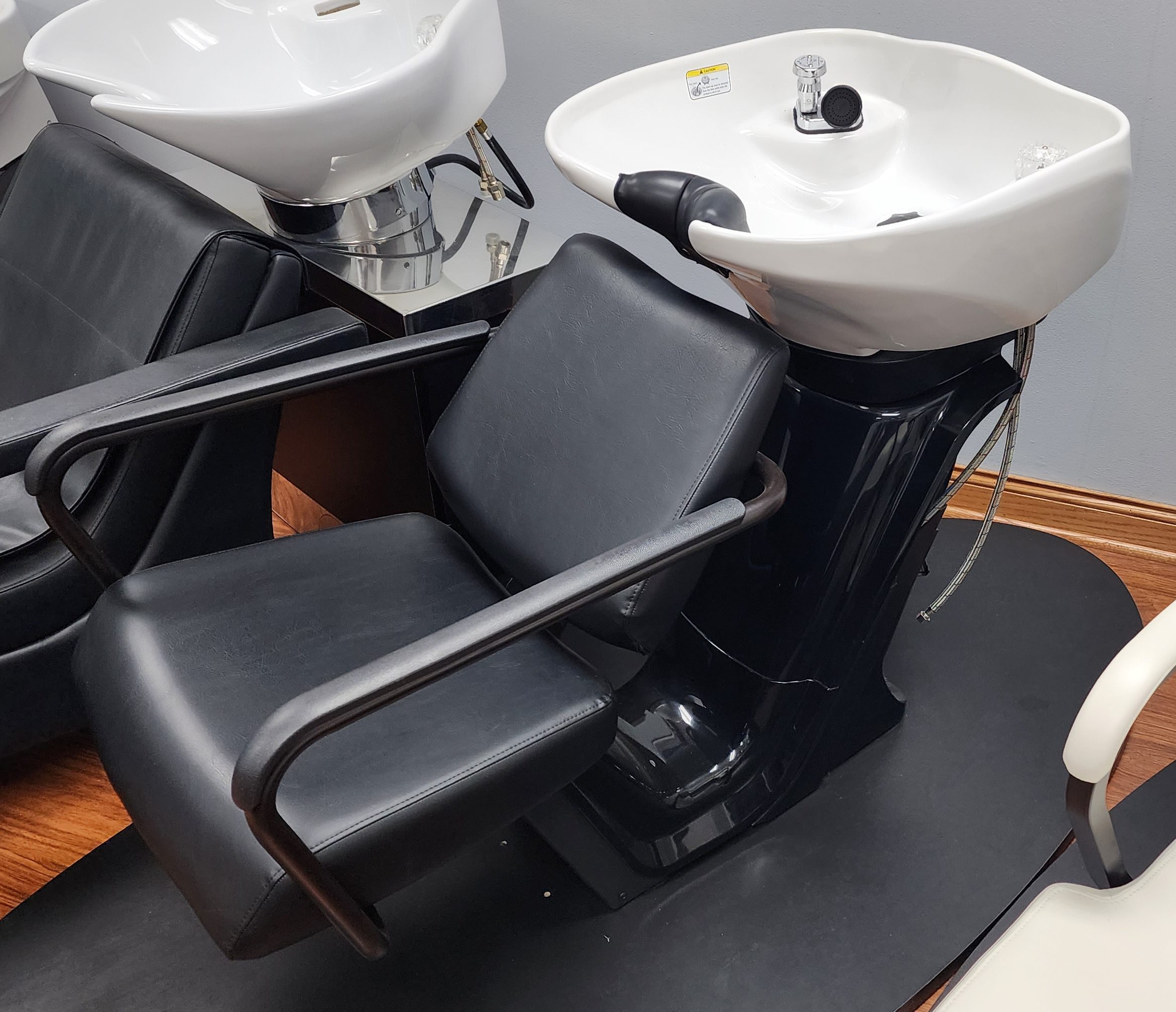 Showroom Prime Backwash Like New From Takara Belmont - Image 3