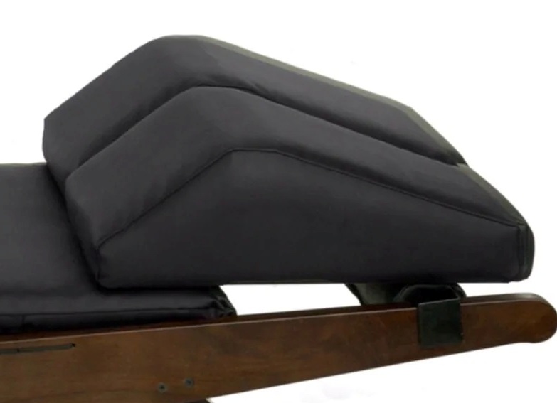 Split Knee Style Cushion-Black $0.00